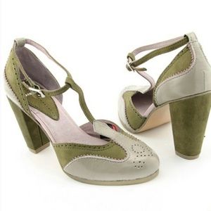 Diesel Neveau Two Tone T Bar Leather Vintage Inspired  Heels Sz 6